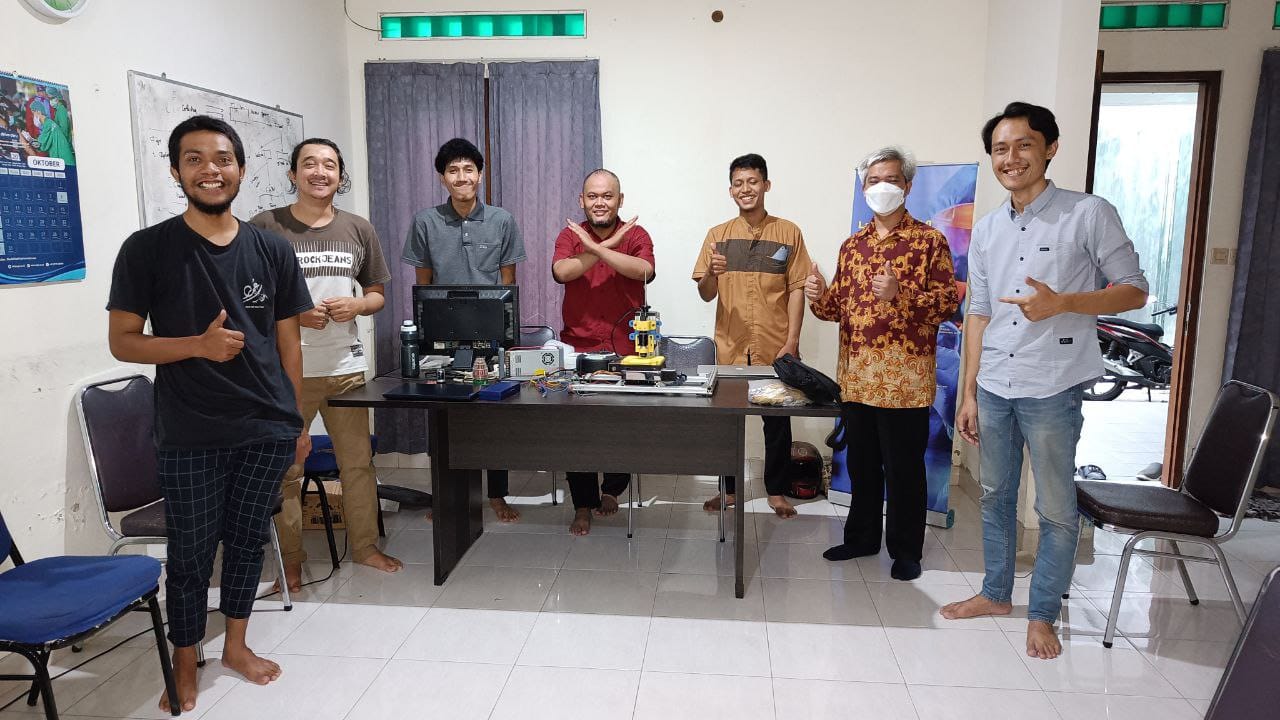 SciencePreneur team with Digital Microscope Scanner at ICE BSD